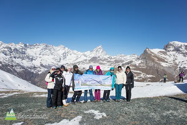 foto di gruppo escursionistico a cheneil