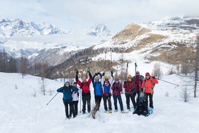 Cheneil meravigliosa tra bella neve e vista sul cervino