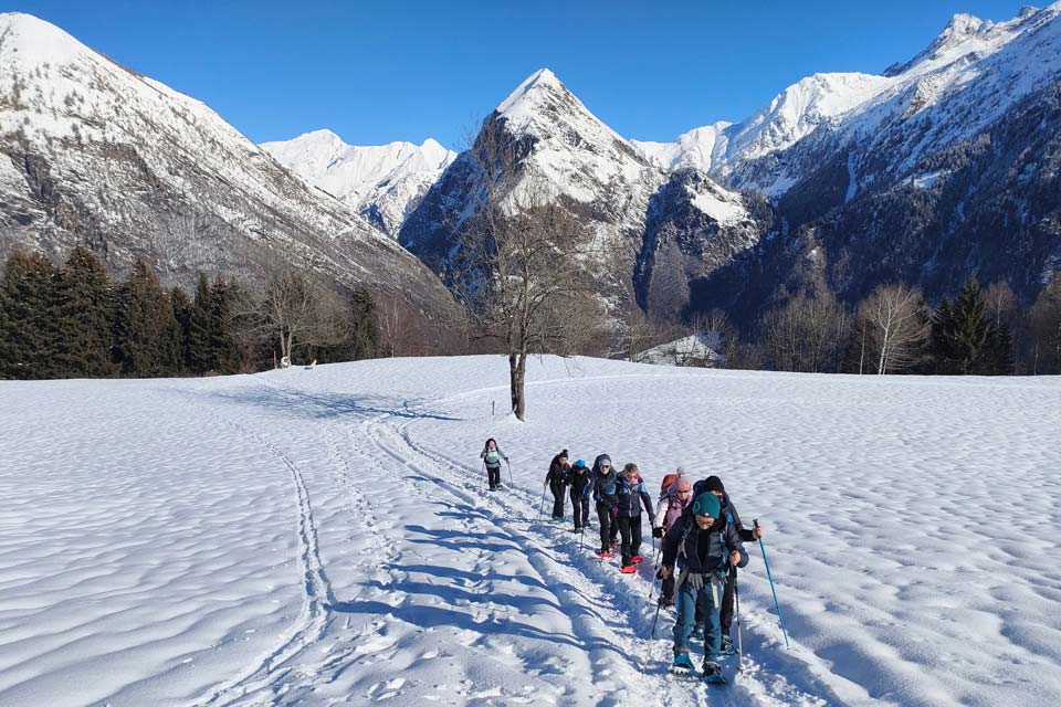 ciaspolata di gruppo