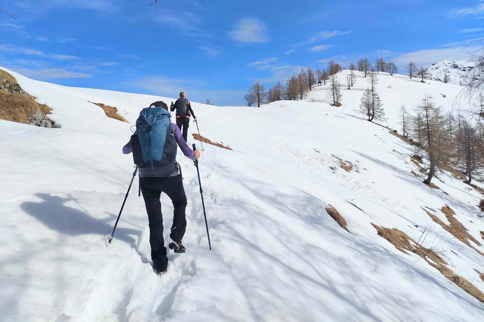 sentiero innevato colle pianino