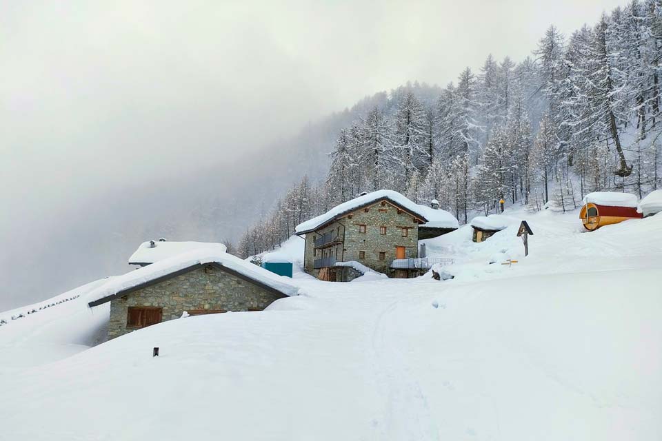 ciaspolata in Valpelline rifugio Chaligne