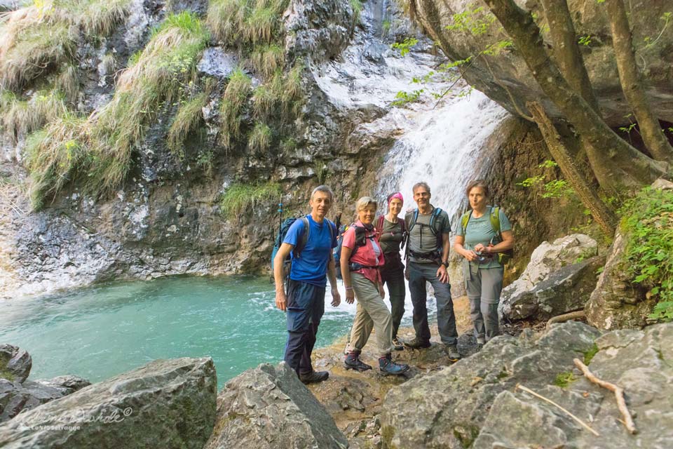 Sentiero del fiume le cascate