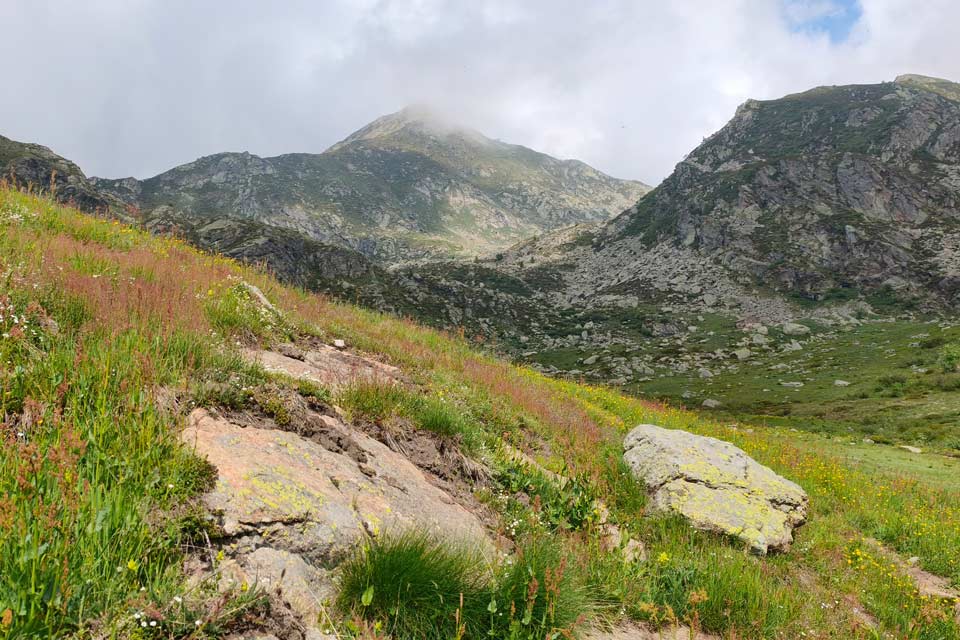 Mombarone valle