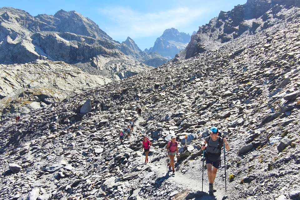 in discesa sul lato francese del Monviso