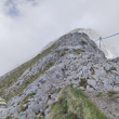 La discesa dalla cresta del nevaio e sulla via invernale