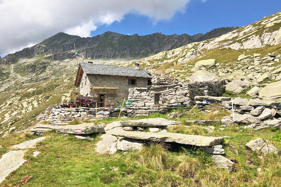 Escursione ad anello al Rifugio Alpe Vallè in Valsesia