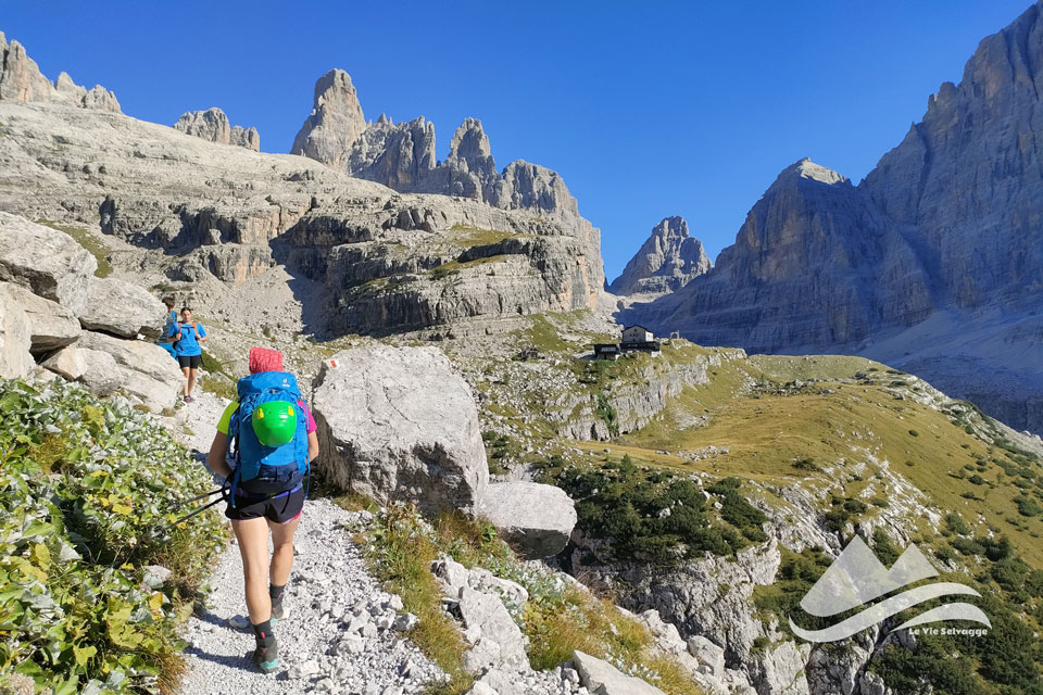 trekking intorno al gruppo del brenta in dolomiti