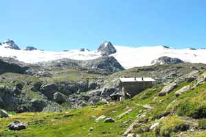 Il rifugio Deffeyes e il ghiacciaio del Ruitor Rifugio Deffeyes
