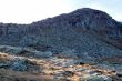 La cresta rocciosa verso la cima