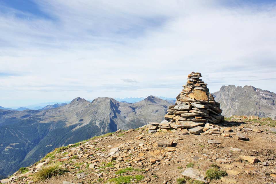Cima del Nomnom 2.633 m tra Val Calanca e Mesolcina