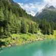 Lungo il lago di Luzzone