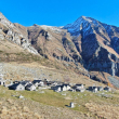 L'ampia conca dell'Alpe Bardughè