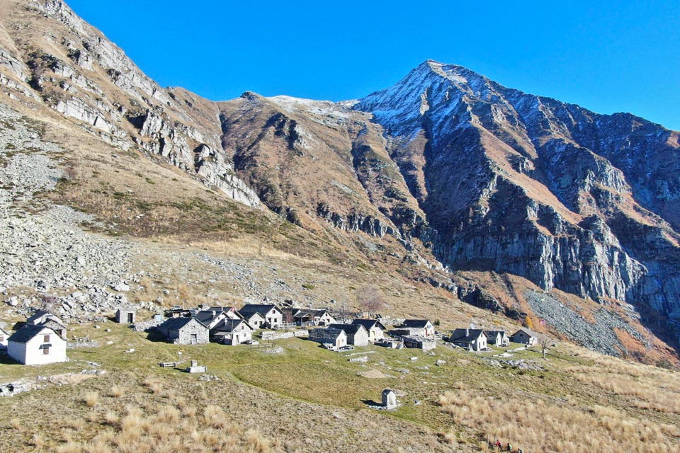 Escursione alla Capanna Bardughè in Val Verzasca