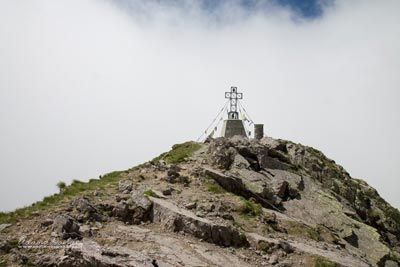 Salita al Pizzo dei Tre Signori tra stambecchi e laghi