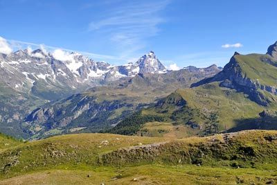 Escursione ad anello di Chamois tra laghi e panorami
